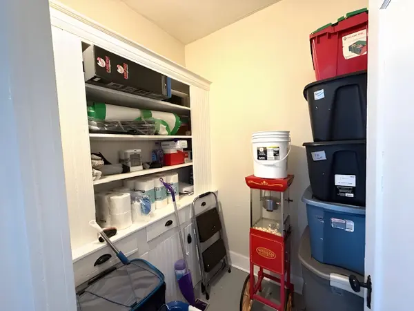 613 W Knox Ave, Spokane, WA 99205