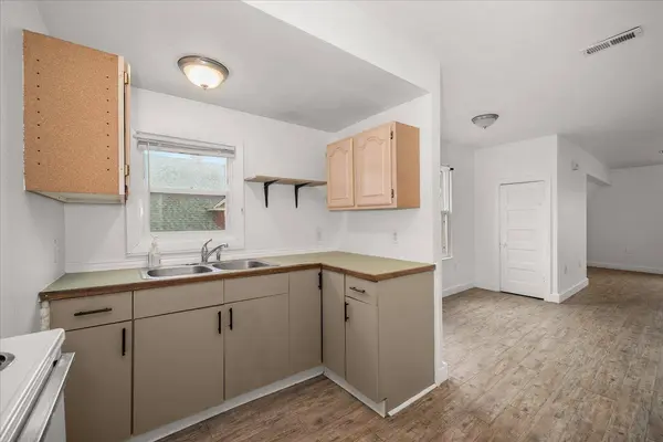 613 W Knox Ave, Spokane, WA 99205