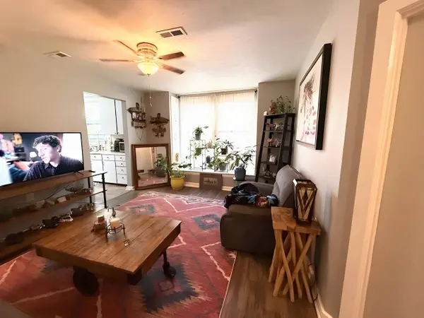 613 W Knox Ave, Spokane, WA 99205