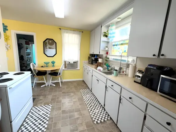 613 W Knox Ave, Spokane, WA 99205