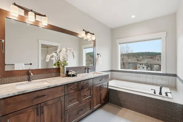 4305 S Bernson Ln, Spokane, WA 99223