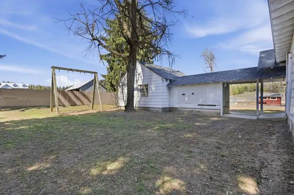 4853 N Sherman Rd, Deer Park, WA 99006