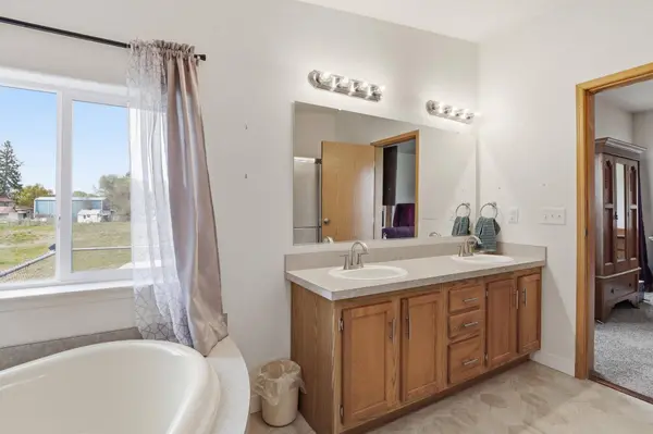 6514 N Regal St, Spokane, WA 99217