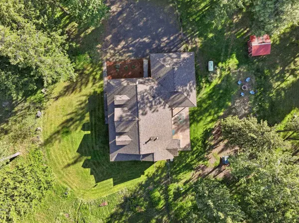 32223 N Whitetail Ln, Chattaroy, WA 99003