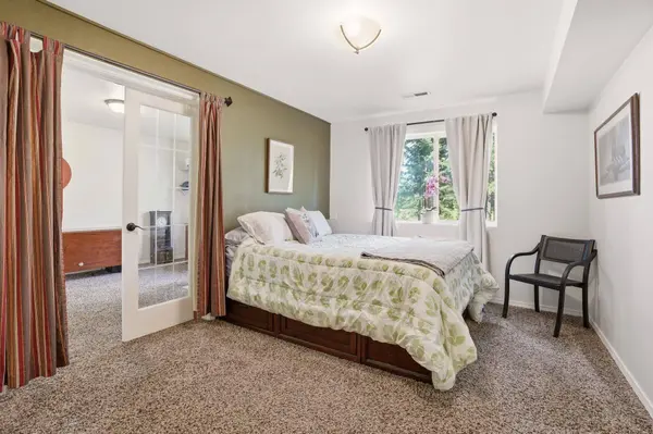 32223 N Whitetail Ln, Chattaroy, WA 99003