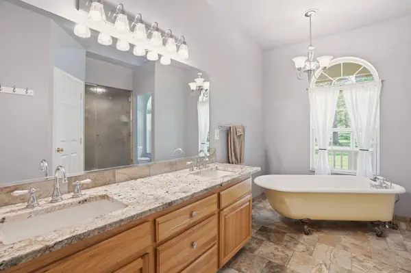 32223 N Whitetail Ln, Chattaroy, WA 99003