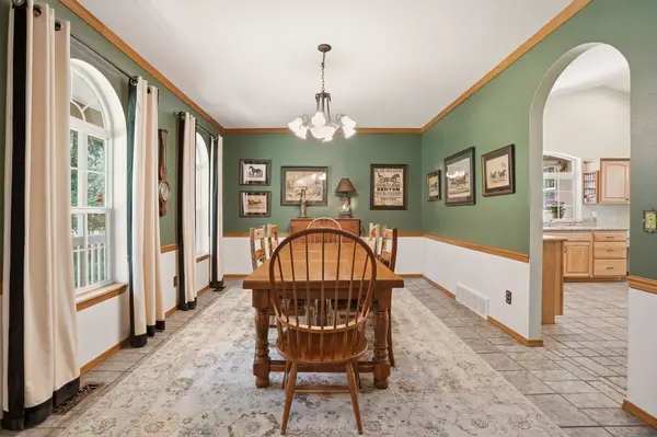 32223 N Whitetail Ln, Chattaroy, WA 99003