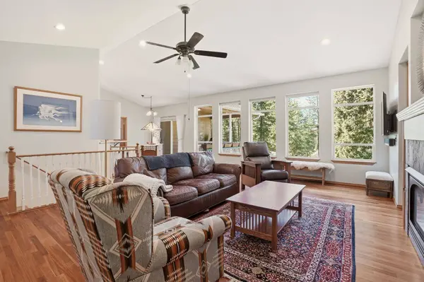 32223 N Whitetail Ln, Chattaroy, WA 99003