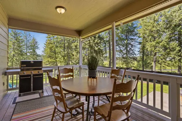 32223 N Whitetail Ln, Chattaroy, WA 99003