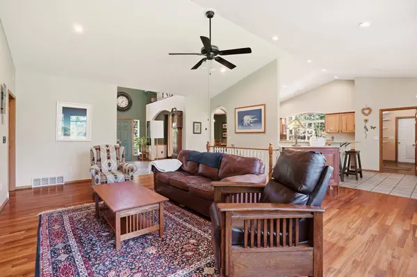 32223 N Whitetail Ln, Chattaroy, WA 99003