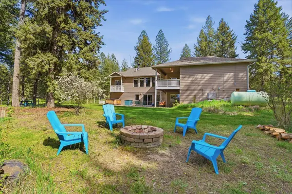 32223 N Whitetail Ln, Chattaroy, WA 99003