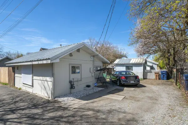 1314 E Montgomery Ave, Spokane, WA 99207