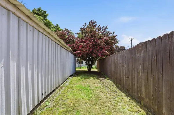1314 E Montgomery Ave, Spokane, WA 99207