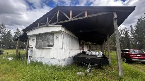 41724 N Newport Hwy, Elk, WA 99009