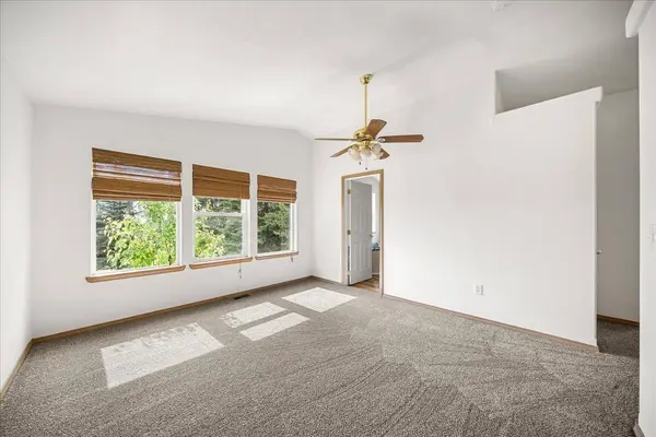 15519 E Tallman Rd, Chattaroy, WA 99003