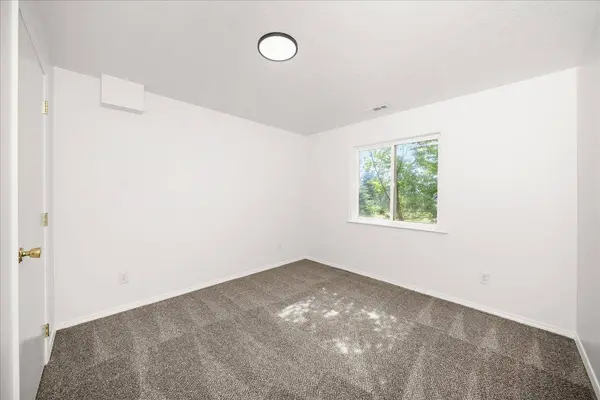 15519 E Tallman Rd, Chattaroy, WA 99003