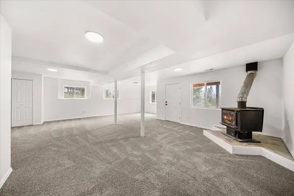15519 E Tallman Rd, Chattaroy, WA 99003