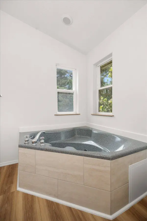 15519 E Tallman Rd, Chattaroy, WA 99003