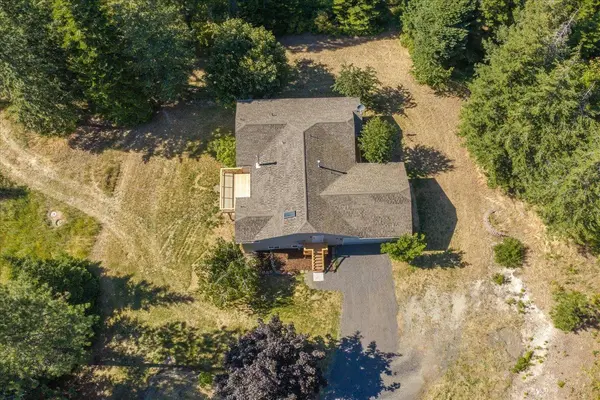 15519 E Tallman Rd, Chattaroy, WA 99003