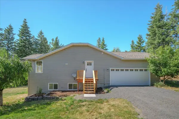 15519 E Tallman Rd, Chattaroy, WA 99003