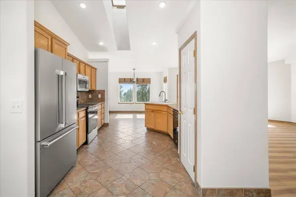 15519 E Tallman Rd, Chattaroy, WA 99003