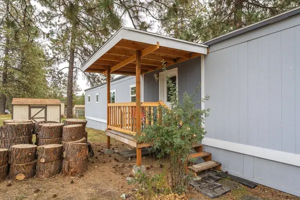 34124 N Newport Hwy #4, Chattaroy, WA 99003