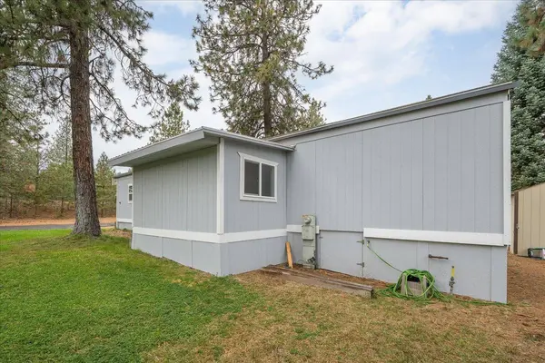 34124 N Newport Hwy #4, Chattaroy, WA 99003