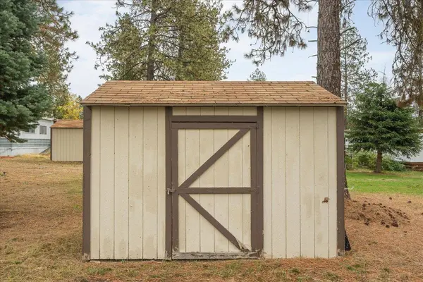 34124 N Newport Hwy #4, Chattaroy, WA 99003