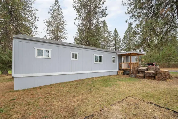 34124 N Newport Hwy #4, Chattaroy, WA 99003