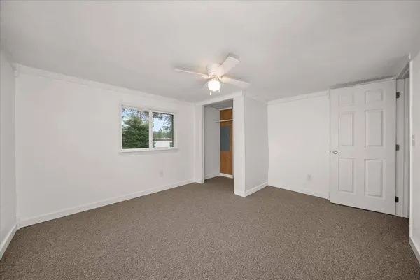 34124 N Newport Hwy #4, Chattaroy, WA 99003
