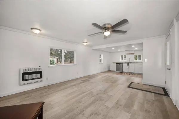 34124 N Newport Hwy #4, Chattaroy, WA 99003