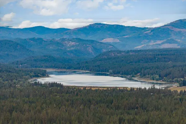 34124 N Newport Hwy #4, Chattaroy, WA 99003