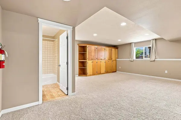 2315 W Chadwick Ln, Spokane, WA 99208