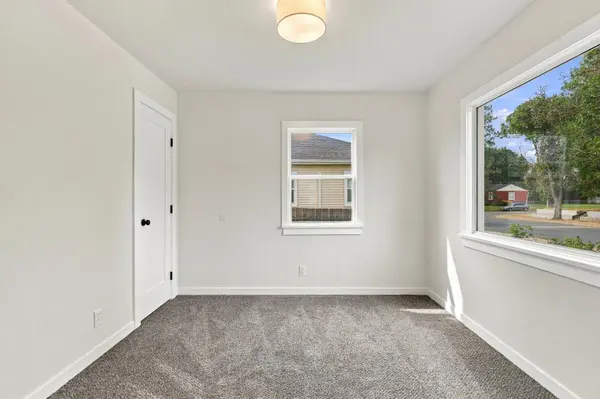 2017 W Cleveland Ave, Spokane, WA 99205