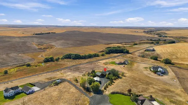 37800 Jane Ln, Davenport, WA 99122