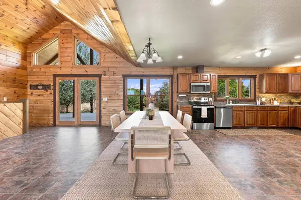37800 Jane Ln, Davenport, WA 99122