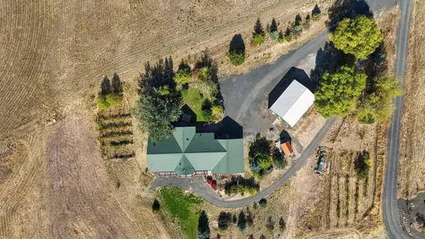 37800 Jane Ln, Davenport, WA 99122