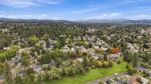 3225 N Wellington Pl, Spokane, WA 99205