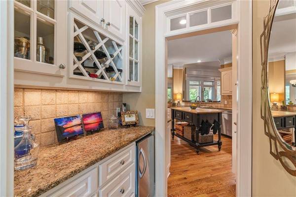 7625 Yacht Club DR, Cumming, GA 30041