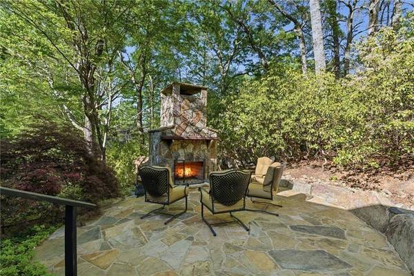 204 Doe RUN, Sautee Nacoochee, GA 30571