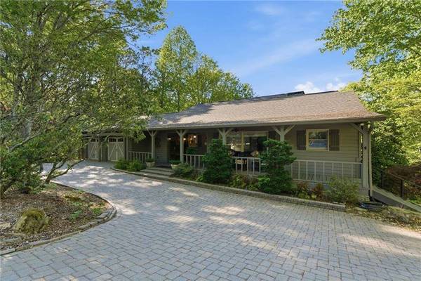 204 Doe RUN, Sautee Nacoochee, GA 30571