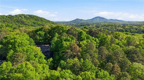 204 Doe RUN, Sautee Nacoochee, GA 30571