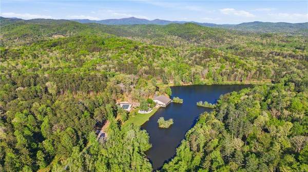 204 Doe RUN, Sautee Nacoochee, GA 30571