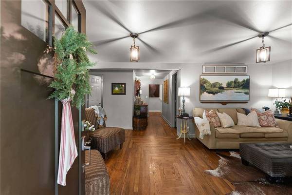 7210 Pine CT, Cumming, GA 30041