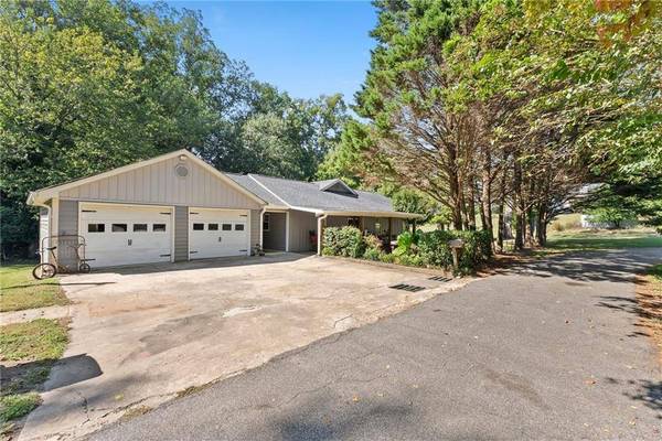 7210 Pine CT, Cumming, GA 30041