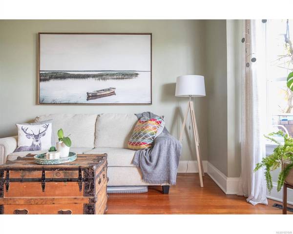 457 Milton St, Nanaimo, BC V9R 2K9