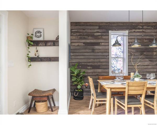 457 Milton St, Nanaimo, BC V9R 2K9