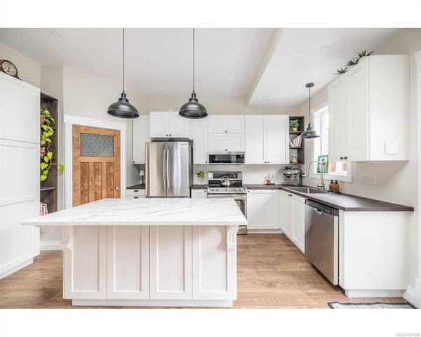 457 Milton St, Nanaimo, BC V9R 2K9