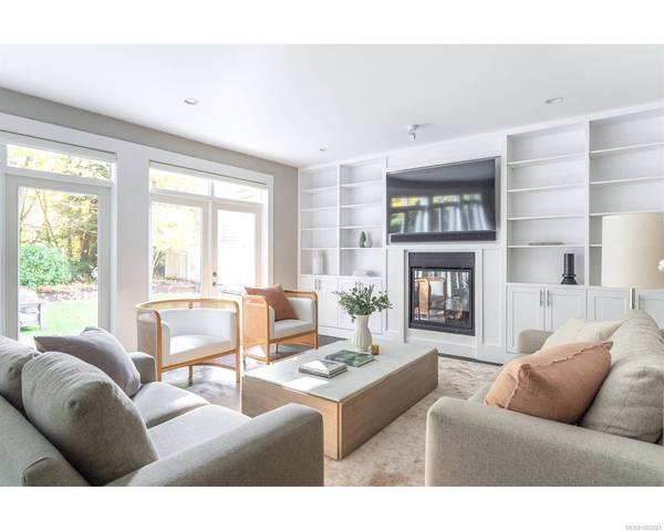 300 Sunningdale Rd, Qualicum Beach, BC V9K 1L3
