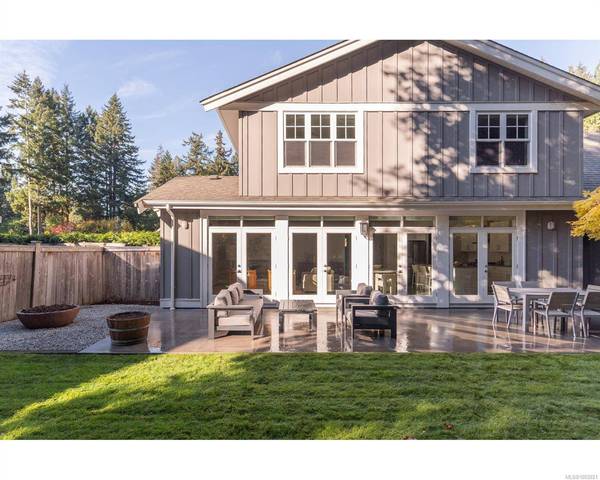 300 Sunningdale Rd, Qualicum Beach, BC V9K 1L3